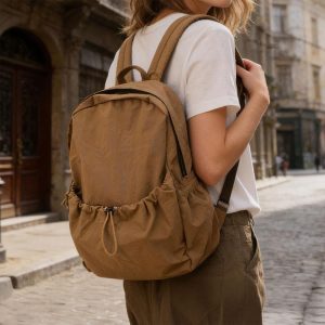 1Pcs Nylon Drawstring Pleated Retro Backpack Women Men Large Capacity Casual Leisure Travel Multi Pocket Zipper Backpack (Brown)